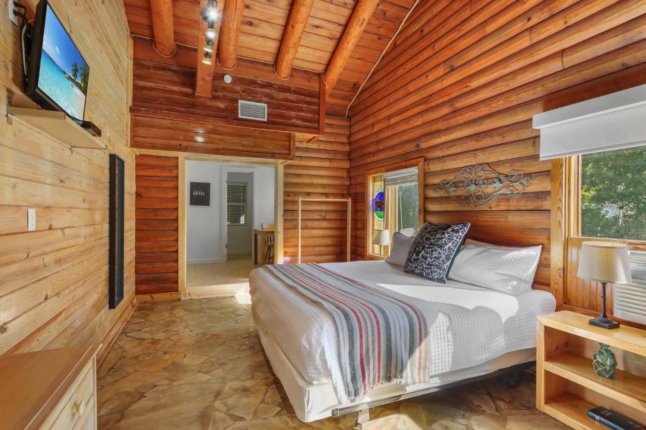 Wimberley Log Cabins Resort And Suites- Unit 4 Екстериор снимка