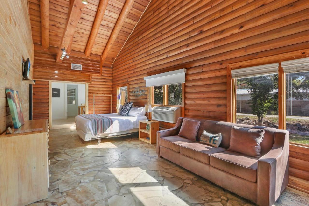 Wimberley Log Cabins Resort And Suites- Unit 4 Екстериор снимка